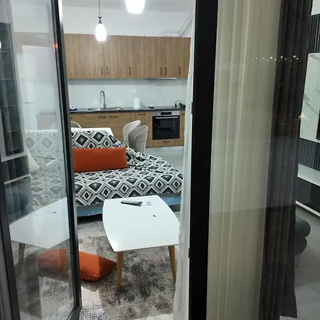 Tourist * Τίρανα