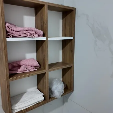 Tourist * Τίρανα