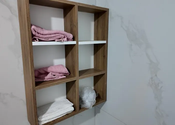 Tourist * Τίρανα